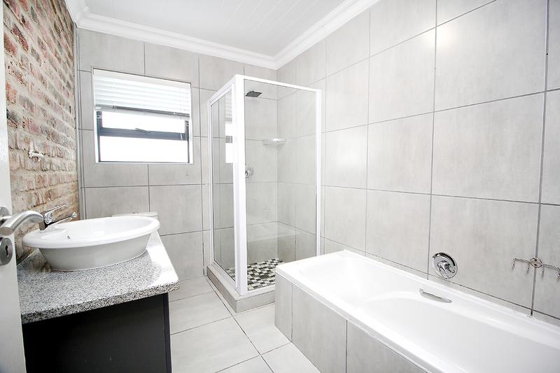3 Bedroom Property for Sale in Reebok Western Cape